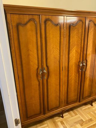 Dormitorio completo de madera