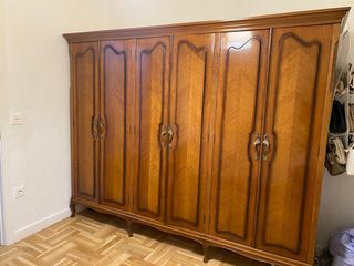 Dormitorio completo de madera