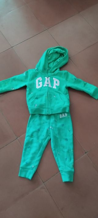 Chándal niña Gap verde floral 2 años
