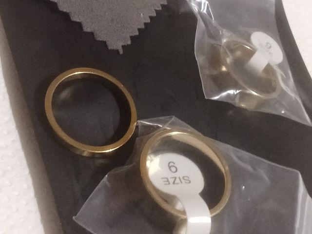 Anelli placcati in oro 14 carati, di alta qualità.