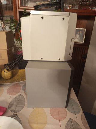 Minicadena Philips MC-10 con altavoces