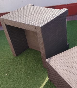 Sillón de ratán marrón