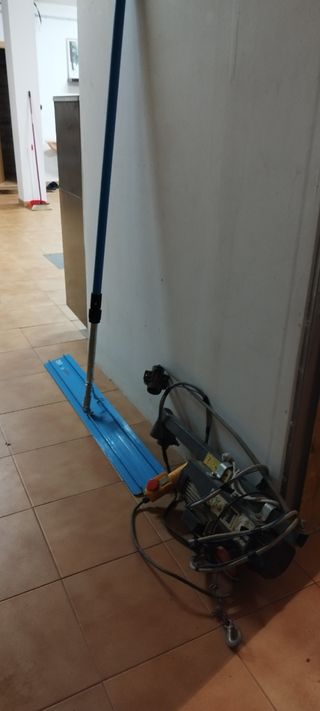 Polipasto de 300kg con soporte 