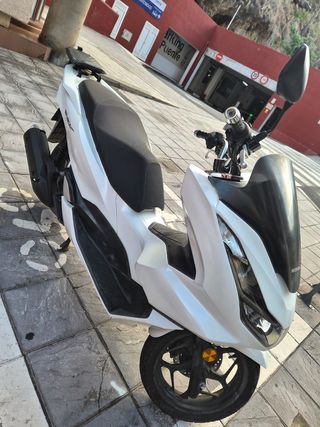 Honda PCX 125 2021 Blanca