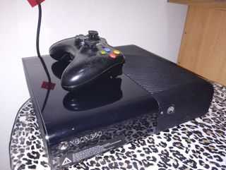Xbox 360 Slim Negra - Poco Uso y En Caja