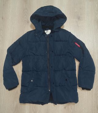 Cazadora azul oscuro del zara con capucha con pelo