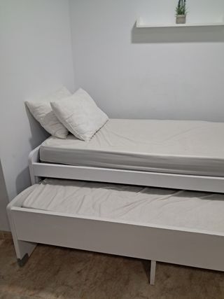 Cama doble con cajones
