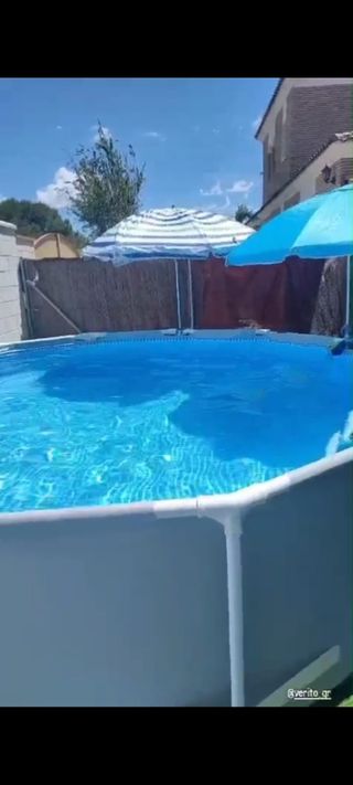Piscina desmontable azul y gris