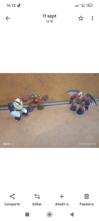 Figuras de acción de monstruos
El Muñeco medio no