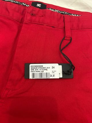 pantalones vaqueros rojos DC shoes