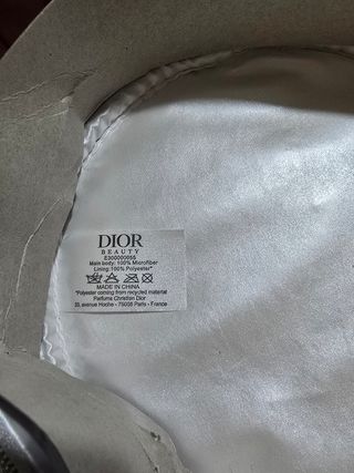 Borsa da toilette e mascara Dior