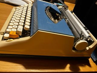 Máquina de escribir azul