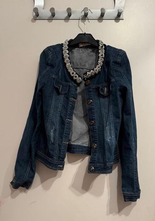 Chaqueta vaquera con pedrería