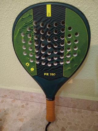 Palas de pádel y zapatillas