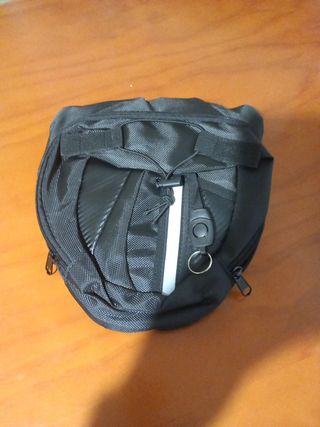 Bolso de pierna.