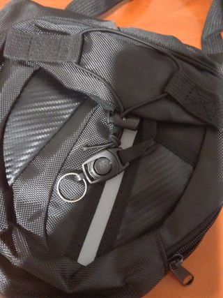 Bolso de pierna.
