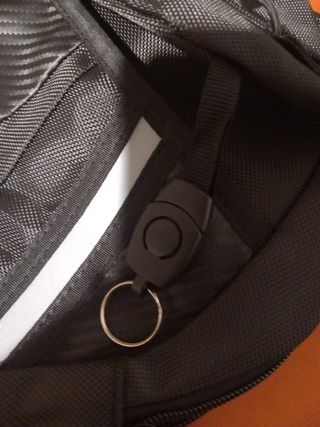 Bolso de pierna.