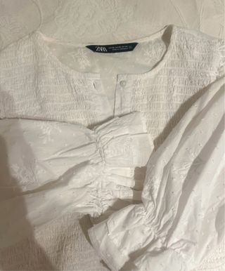 Blusa romántica Zara