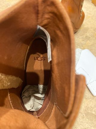 Botines UGG de cuero marrón