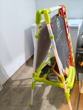 Pizarra infantil con accesorios