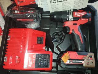 Taladro Percutor Milwaukee M18 CBLPD-202C