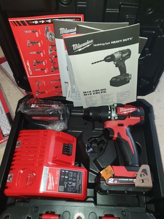 Taladro Percutor Milwaukee M18 CBLPD-202C