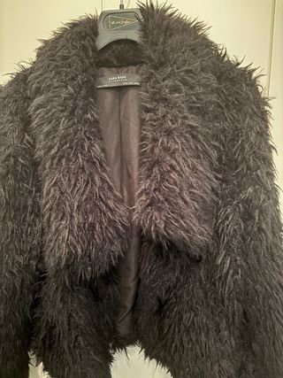 Chaqueta Zara Negra Peluda