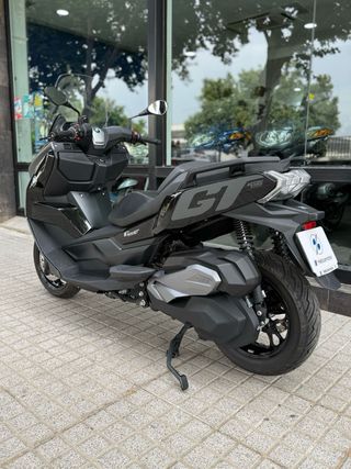 BMW C 400 GT  TRIPLE BLACK
