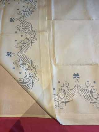 Sábana y almohada de hilo bordada a mano cama 135