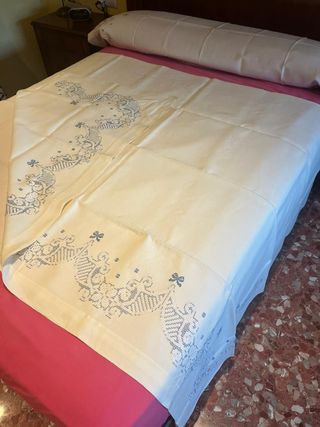 Sábana y almohada de hilo bordada a mano cama 135