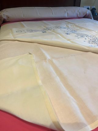 Sábana y almohada de hilo bordada a mano cama 135