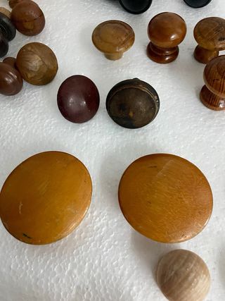 Pomos y tiradores de madera