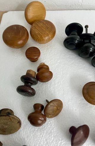 Pomos y tiradores de madera