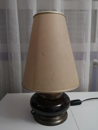 Lámpara de mesa. 