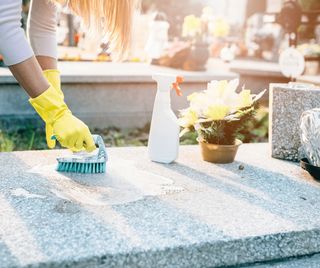 Servicio de Limpieza y Cuidado de Nichos, lápidas