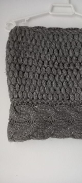 Bufanda Oysho cuello punto grueso gris