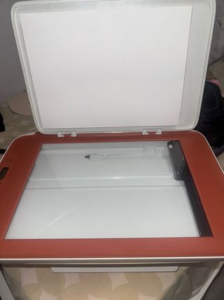 Impresora HP Beige y Roja