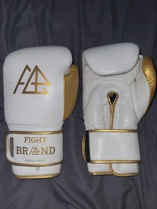 Guantes de Boxeo Blancos y Dorados