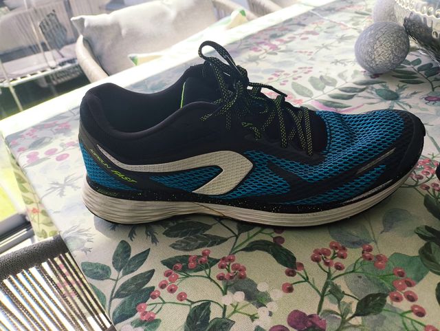 Zapatillas de running azules y negras