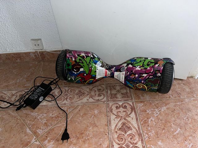 Hoverboard con diseño colorido