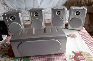 Altavoces Kenwood 5.1 Plata  5 unidades