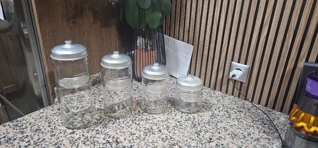 Botes de cristal para cocina