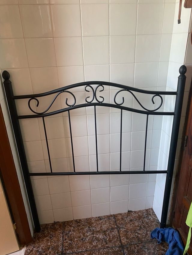 Pareja de cabeceros de hierro (tubo)