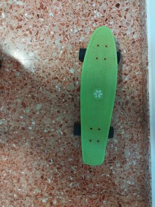 Monopatín verde