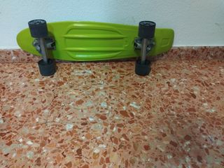 Monopatín verde