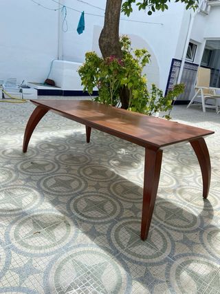 Mesa de centro de diseño en madera