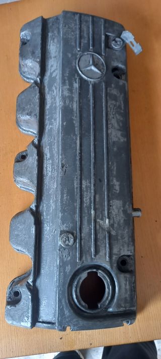 Coperchio valvole motore mercedes 2.0 benzina