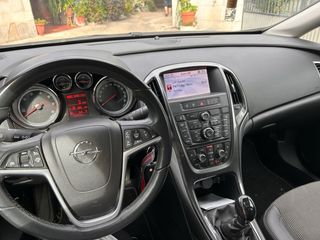Opel Astra 2014