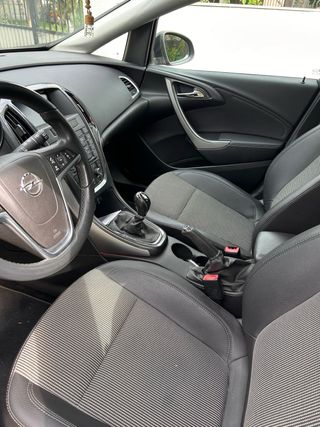 Opel Astra 2014