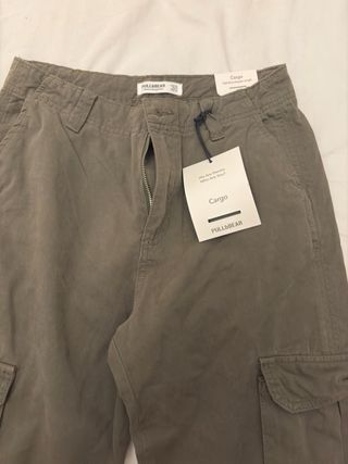 Pantalones cargo Pull & Bear verde oliva